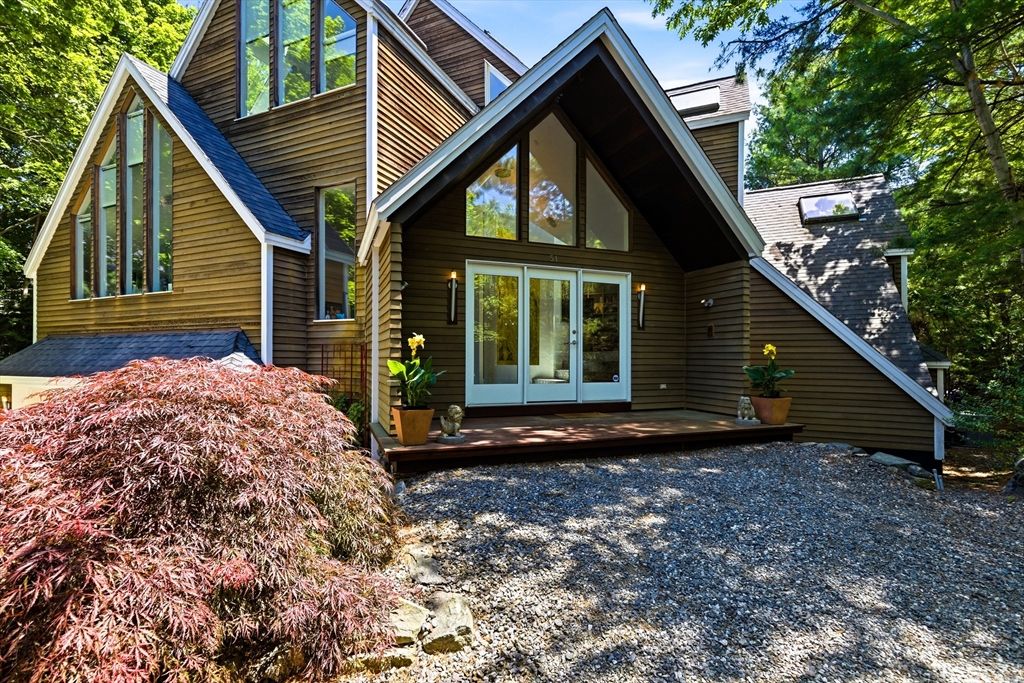 51 Deer Path, Hudson, MA 01749