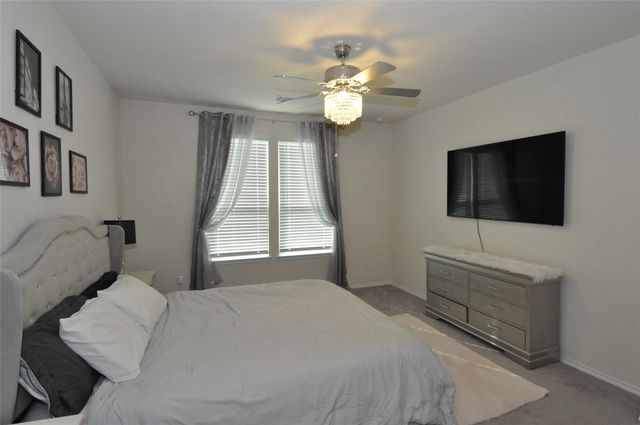 1717 T H Johnson DR, Taylor, TX 76574