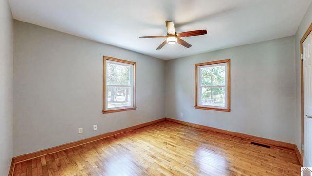 1511 Sycamore St, Murray, KY 42071