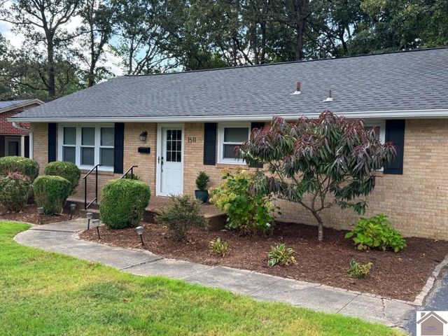 1511 Sycamore St, Murray, KY 42071