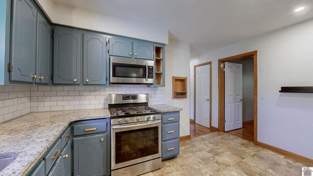 1511 Sycamore St, Murray, KY 42071