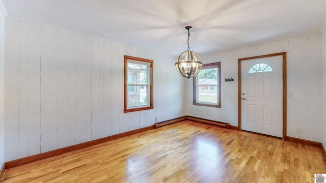 1511 Sycamore St, Murray, KY 42071