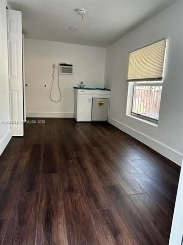 7714 NW 5th Ave EFF, Miami, FL 33150