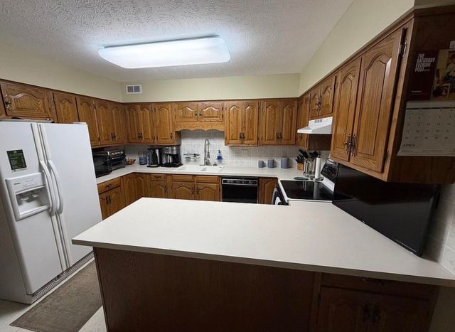 841B Fairdale Rd., Salina, KS 67401