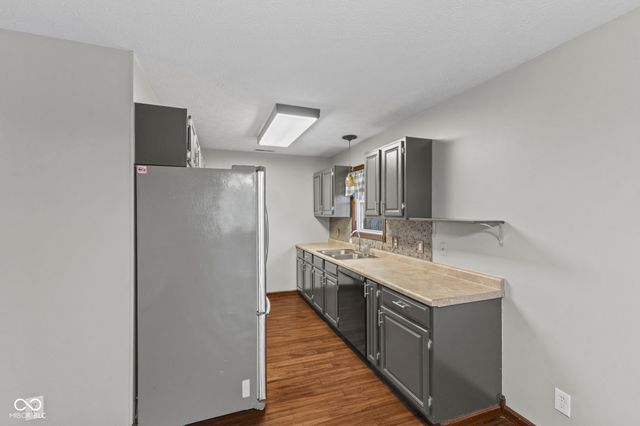 1282 Pin Oak Court, Martinsville, IN 46151