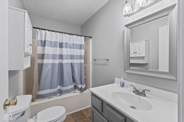 1282 Pin Oak Court, Martinsville, IN 46151