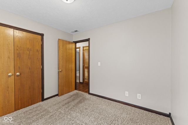 1282 Pin Oak Court, Martinsville, IN 46151