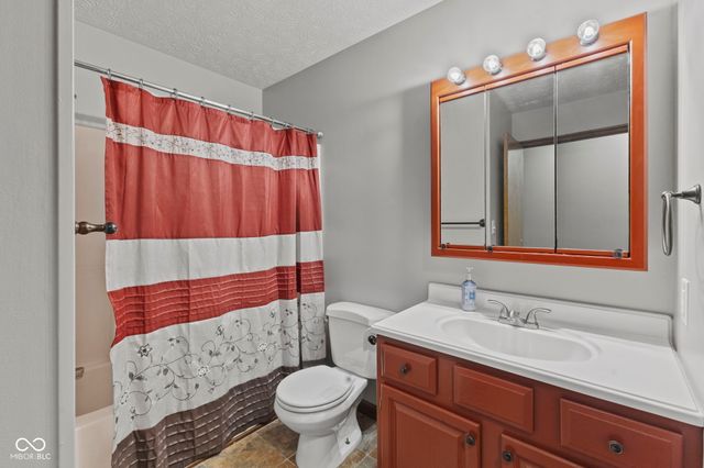 1282 Pin Oak Court, Martinsville, IN 46151