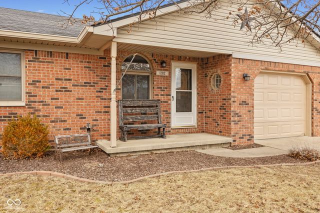 1282 Pin Oak Court, Martinsville, IN 46151