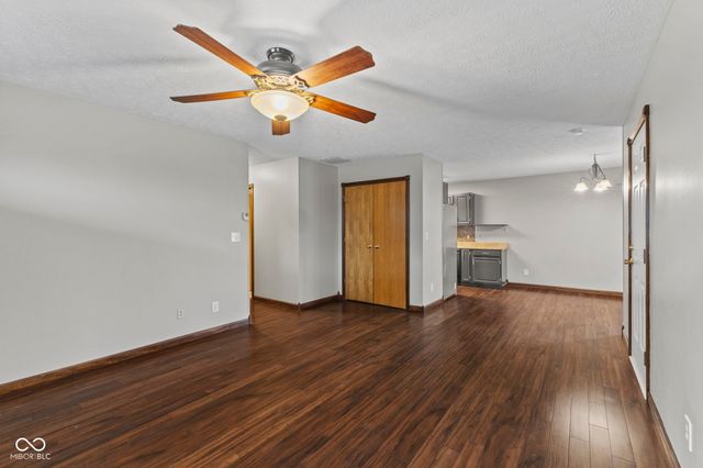 1282 Pin Oak Court, Martinsville, IN 46151