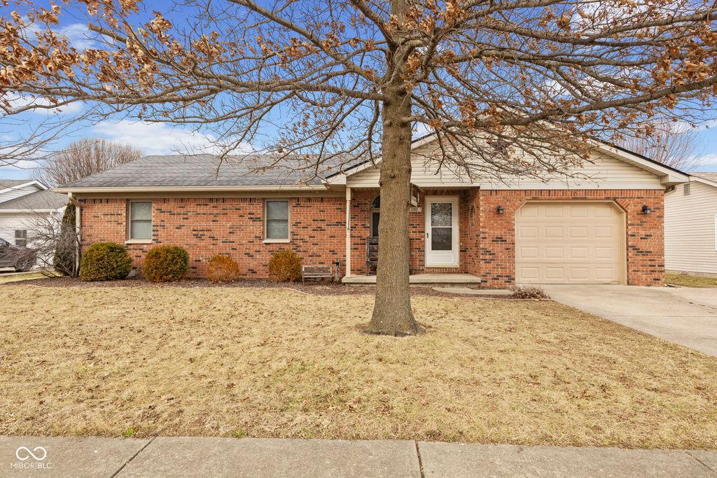 1282 Pin Oak Court, Martinsville, IN 46151
