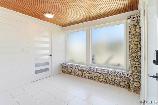 272 NE 3rd Street, Crystal River, FL 34428