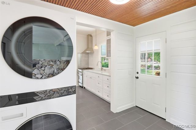 272 NE 3rd Street, Crystal River, FL 34428