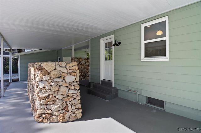 272 NE 3rd Street, Crystal River, FL 34428