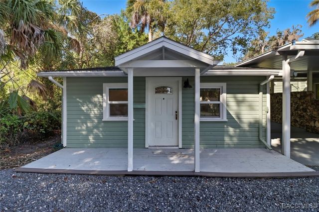 272 NE 3rd Street, Crystal River, FL 34428