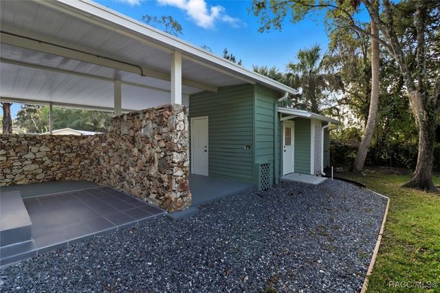 272 NE 3rd Street, Crystal River, FL 34428