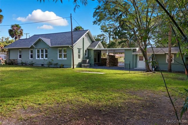 272 NE 3rd Street, Crystal River, FL 34428