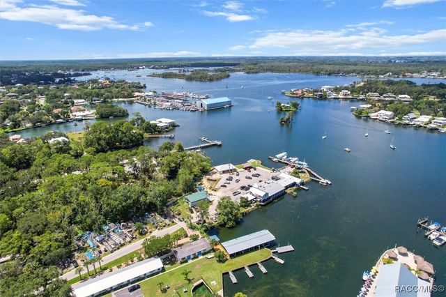 272 NE 3rd Street, Crystal River, FL 34428