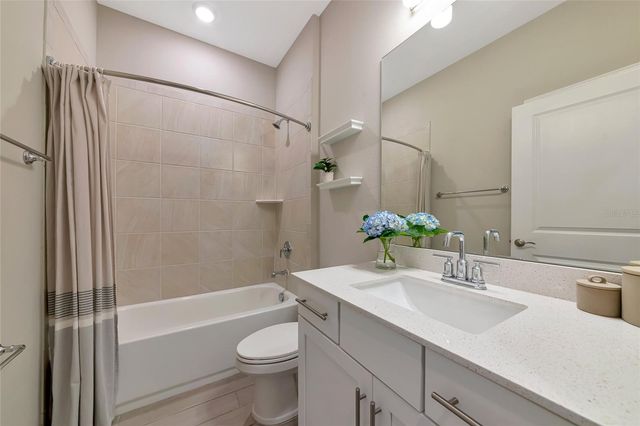 13513 FLAT WOODS TERRACE, Bradenton, FL 34211