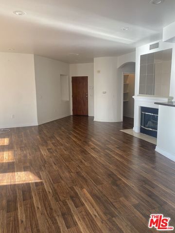 1862 S Bentley Avenue 101, Los Angeles, CA 90025
