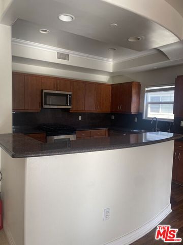 1862 S Bentley Avenue 101, Los Angeles, CA 90025