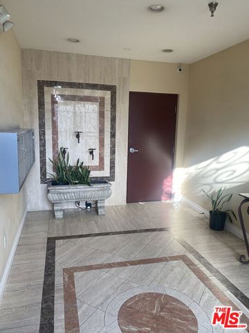 1862 S Bentley Avenue 101, Los Angeles, CA 90025