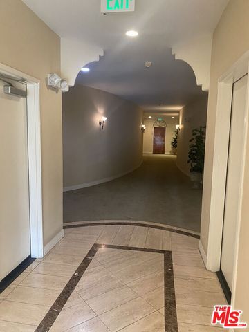 1862 S Bentley Avenue 101, Los Angeles, CA 90025