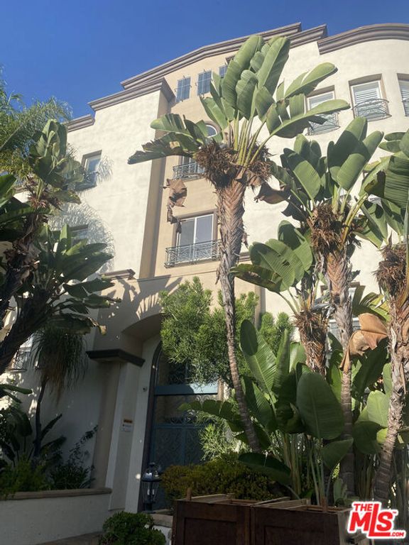 1862 S Bentley Avenue 101, Los Angeles, CA 90025