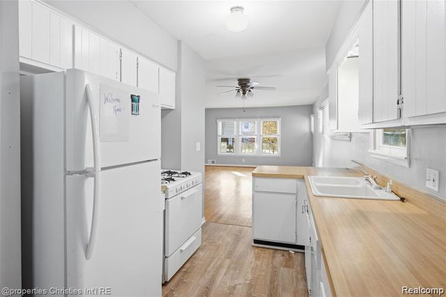 214 Woodsboro Drive 1, Royal Oak, MI 48067