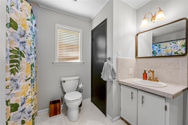 2112 Creole St Street, Lake Charles, LA 70601