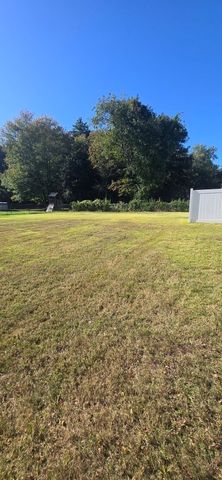11 University Lane, Methuen, MA 01844