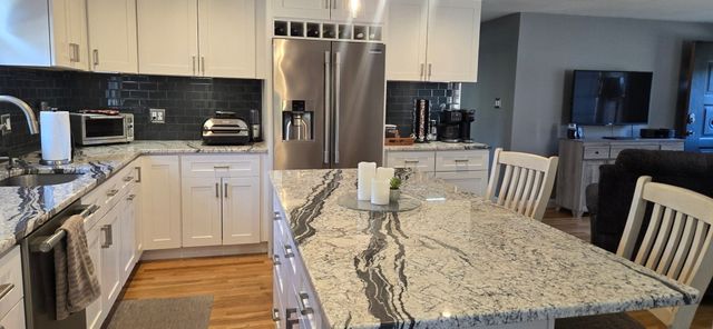 11 University Lane, Methuen, MA 01844