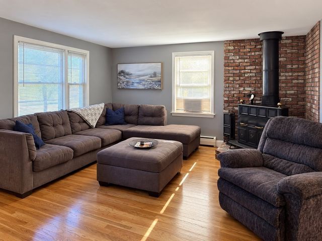 11 University Lane, Methuen, MA 01844