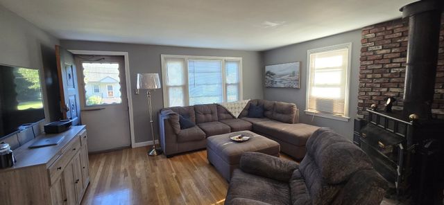 11 University Lane, Methuen, MA 01844