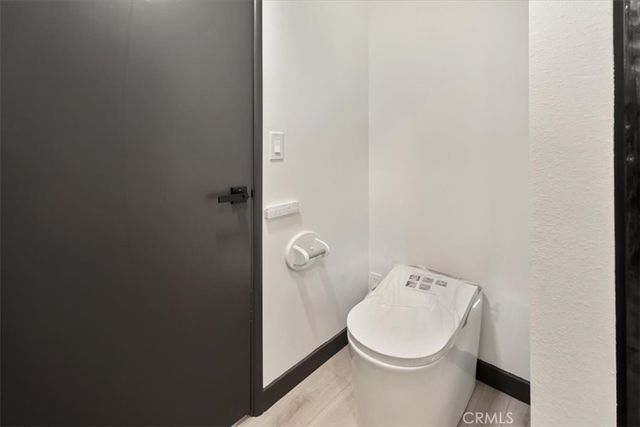 695 Grass Valley Road, Lake Arrowhead, CA 92352