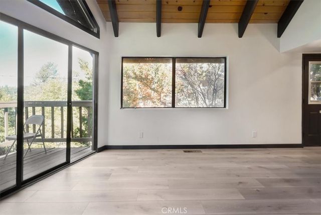 695 Grass Valley Road, Lake Arrowhead, CA 92352