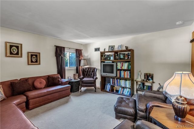 5373 Elm Drive, Lewiston, NY 14092
