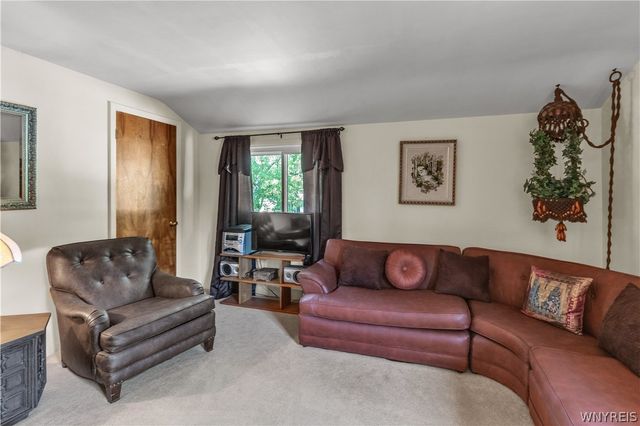 5373 Elm Drive, Lewiston, NY 14092