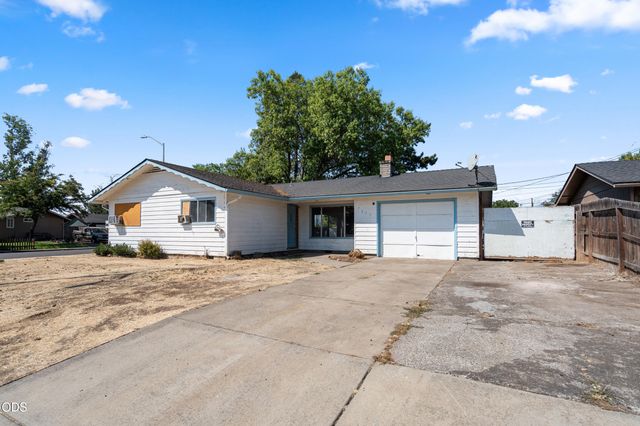 7675 Gladstone Avenue, White City, OR 97503