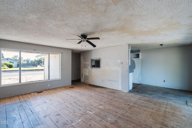 7675 Gladstone Avenue, White City, OR 97503