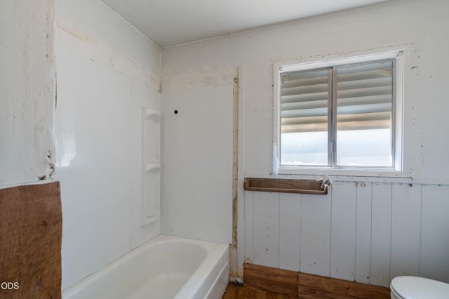 7675 Gladstone Avenue, White City, OR 97503