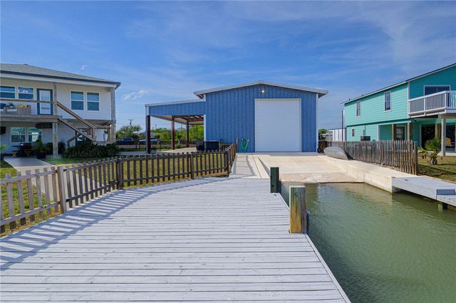 101 Quail Dr, Rockport, TX 78382