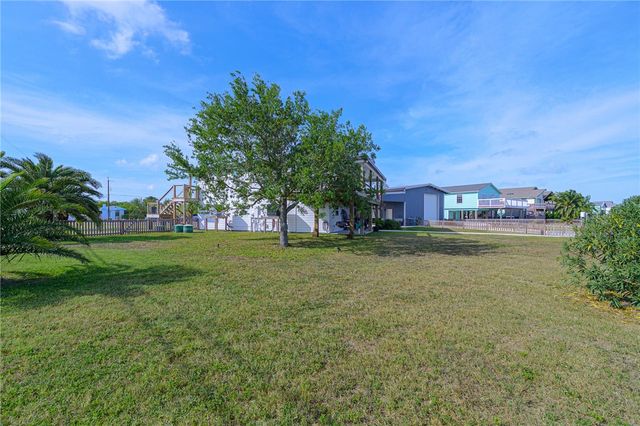 101 Quail Dr, Rockport, TX 78382