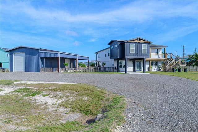 101 Quail Dr, Rockport, TX 78382
