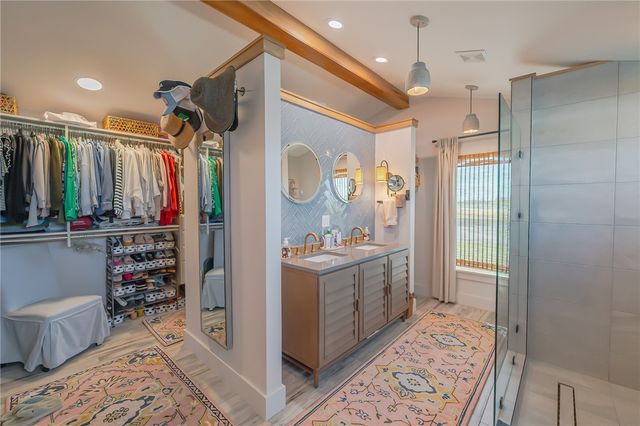 101 Quail Dr, Rockport, TX 78382