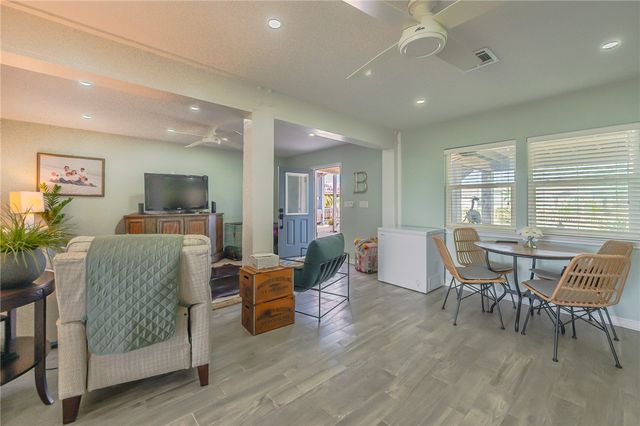 101 Quail Dr, Rockport, TX 78382