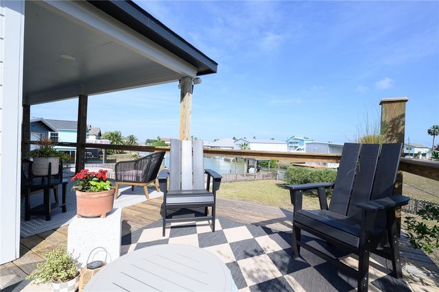 101 Quail Dr, Rockport, TX 78382