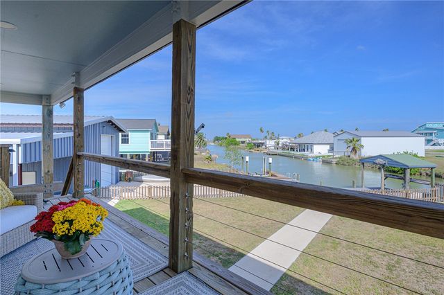 101 Quail Dr, Rockport, TX 78382