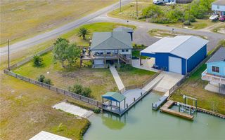 101 Quail Dr, Rockport, TX 78382