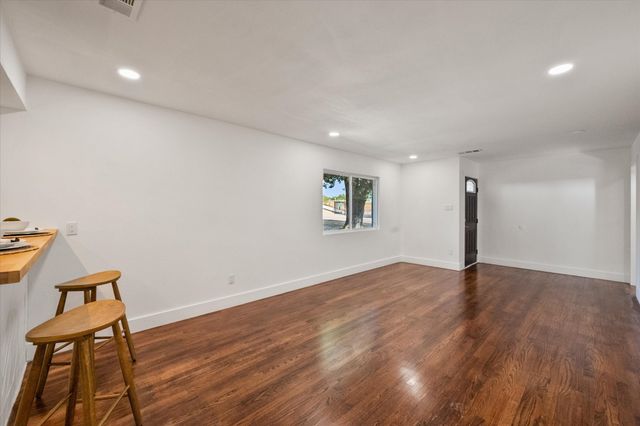 2626 Alden Avenue, Dallas, TX 75211